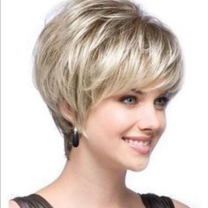 Meet your Posher, Debbie